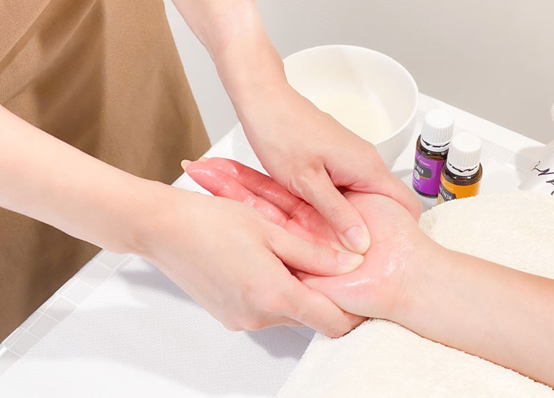 角質ケア仕上げ・ハンドマッサージ